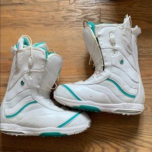 Burton Q Snowboard Boots White